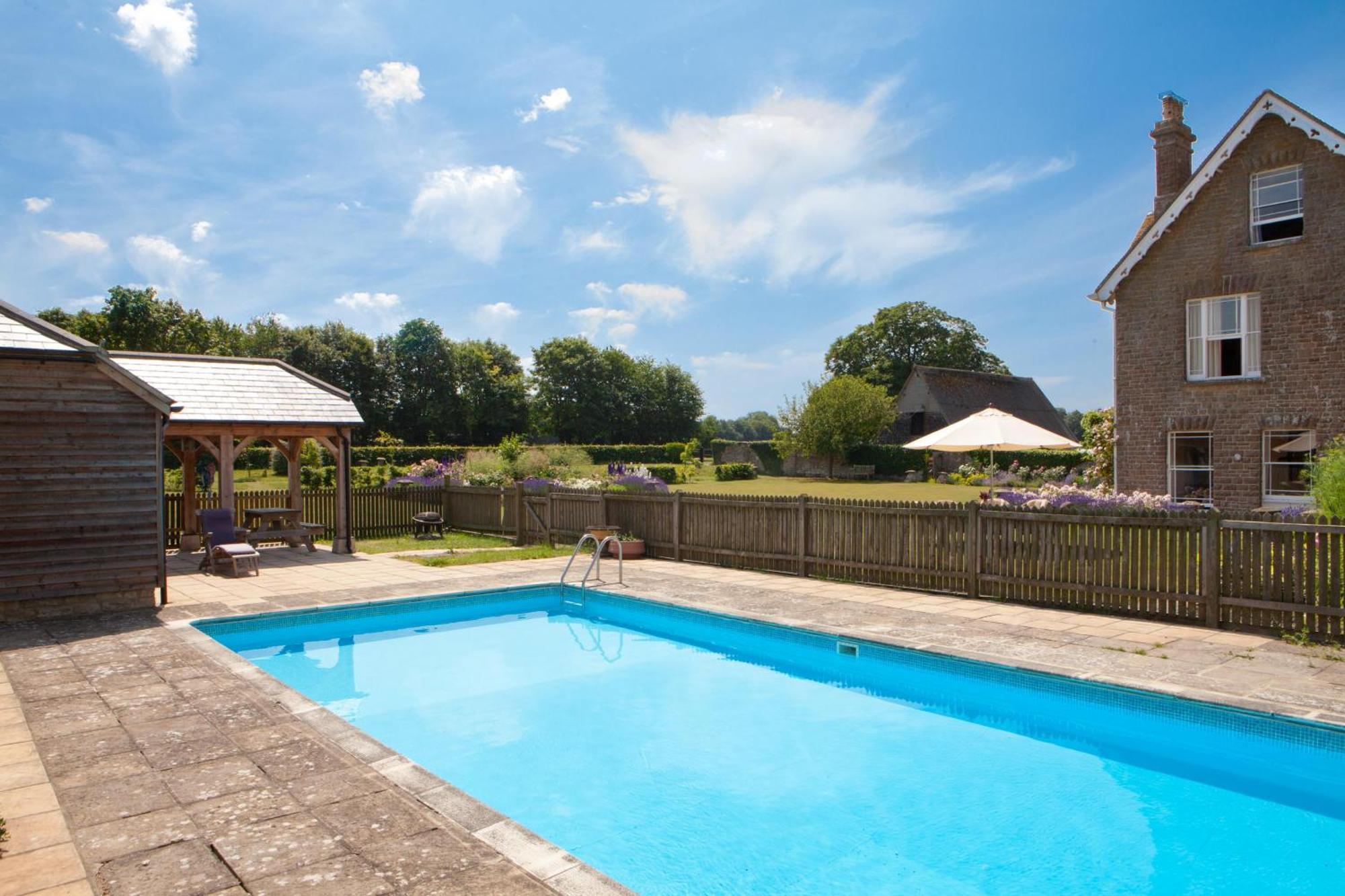Overtown Manor Bed And Breakfast Swindon Exterior photo